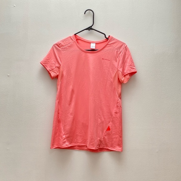 Decathlon - Quechua Colorblock Round Neck Women’s Pink Shirt - Picture 3 of 5